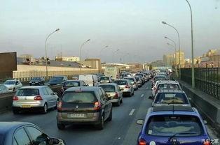 老司机堵车吃瓜,吃瓜趣事一箩筐