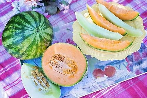 梦见自己与别人吃瓜,揭秘我与他人共享瓜果的神秘寓意