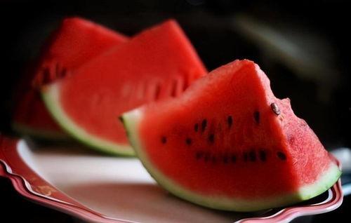 喝醉后吃瓜,一场意外的欢乐盛宴