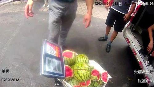 警察吃瓜现场,揭秘案件背后惊人真相